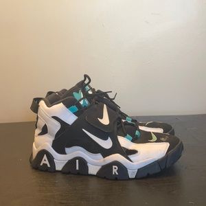 Nike air barrage